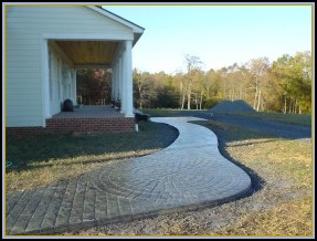 Stamped London Cobble Walkway with Circle Stamped London Cobble Walkway with Circle