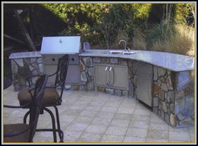 Outdoor Kitchen with Granite Countertop